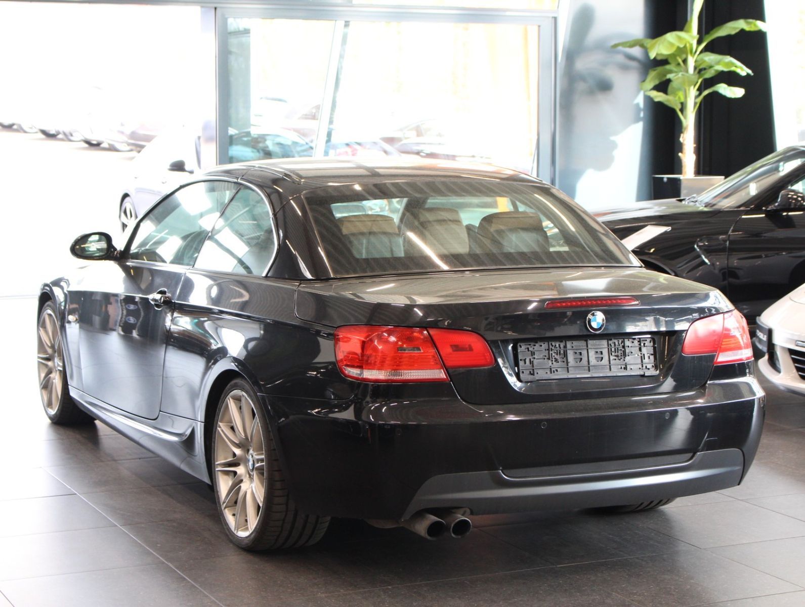 Fahrzeugabbildung BMW 325i Cabrio  M Sport Edition*Bi-Xenon*Navi*PDC