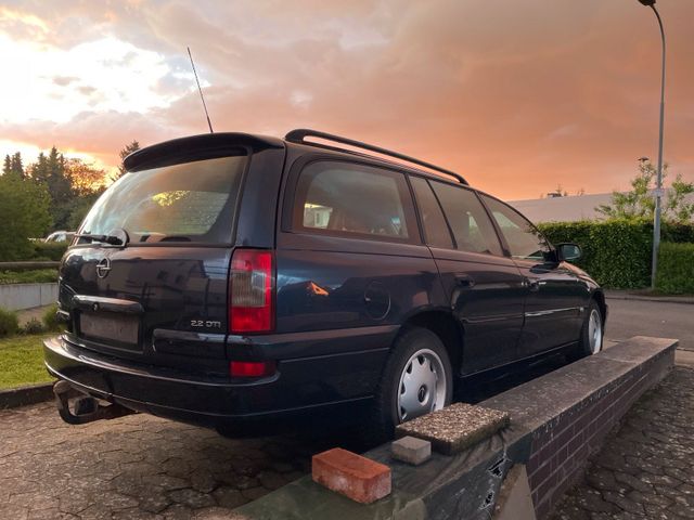 Opel Omega b Kombi Bj. 2004