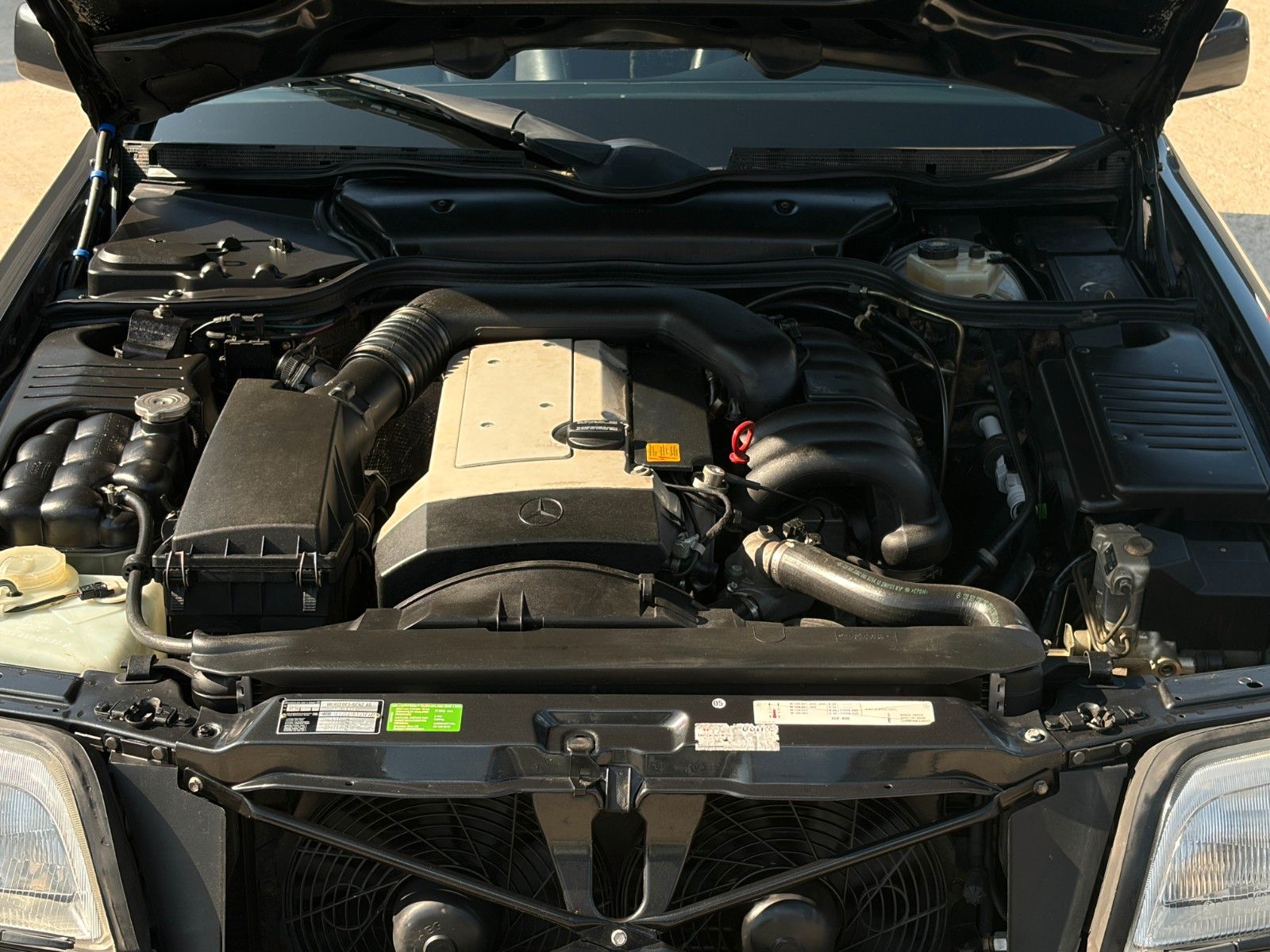 Fahrzeugabbildung Mercedes-Benz SL 320 R129 Cabrio Autom. AMG unfallfrei Note 2