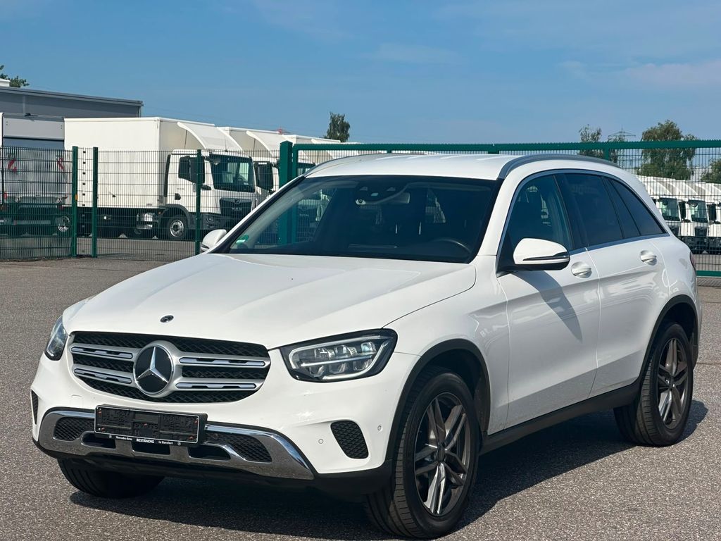 Image of Mercedes-Benz GLC 300