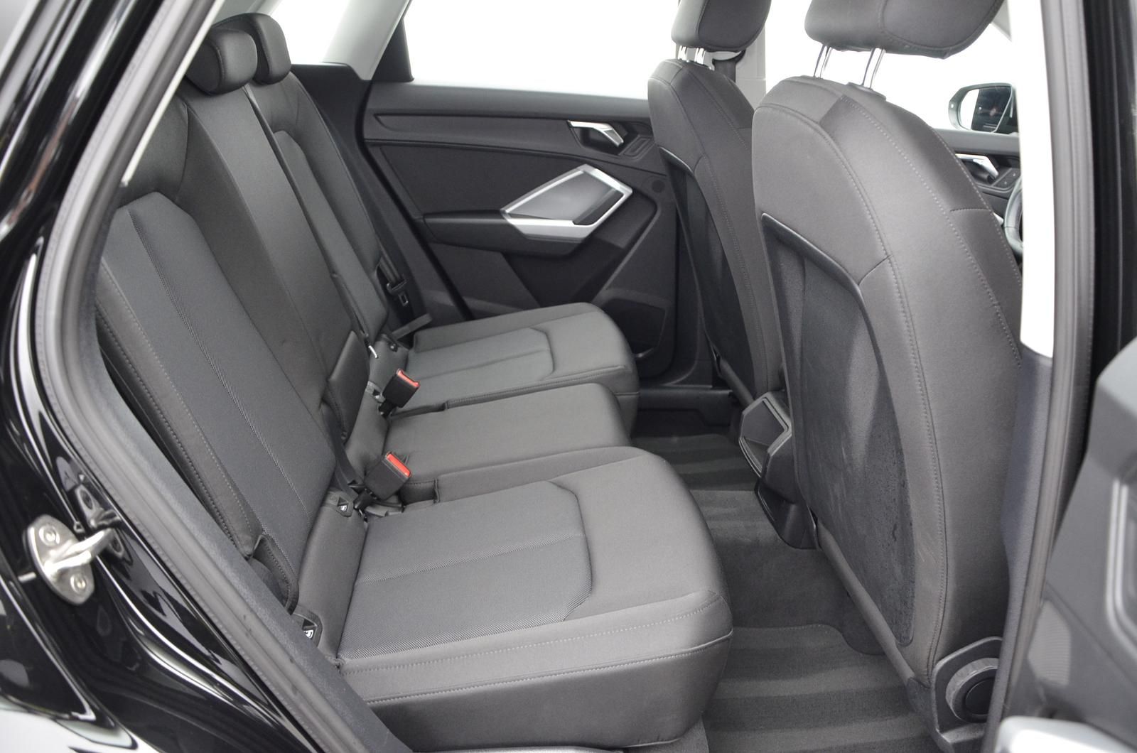 Fahrzeugabbildung Audi Q3 40 TFSI 140kW quattro S tronic Navi LED