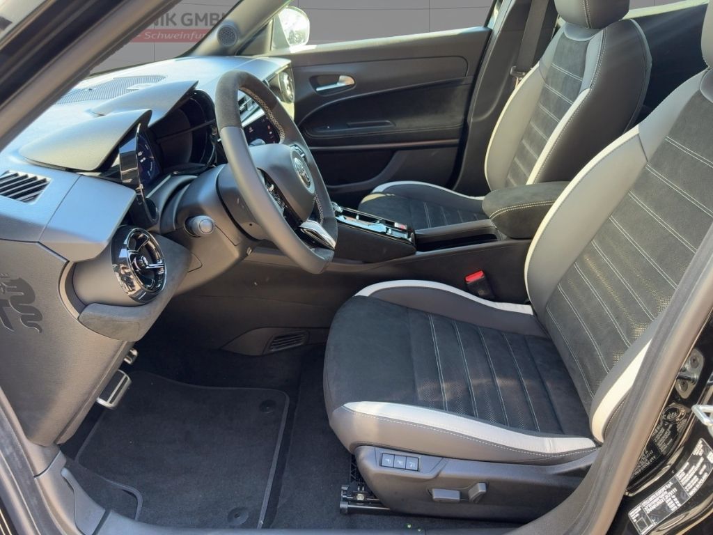 Fahrzeugabbildung Alfa Romeo Junior Elettrica Sport Speciale WÄRMEP. MATRIX N