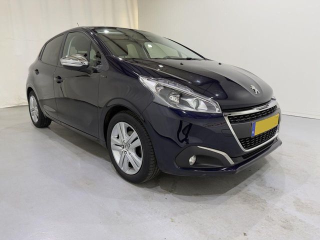 Peugeot 208 HB 1.2 Signature Navi