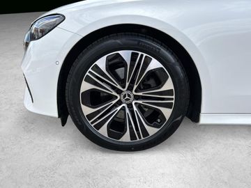Mercedes E 200 - 3