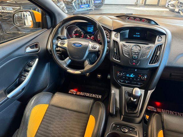 MYAUTOCENTER – Gebraucht- und Jahreswagen mit Werkstattservice in Pfaffenhofen Ford Focus *RECARO*SPORT*SitzHZ*2-ZONEN*TÜV 0127*