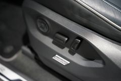 VW Touareg TDI R-Line | Leder | HuD | Luftfederung VW Touareg TDI R-Line | Leder | HuD | Luftfederung