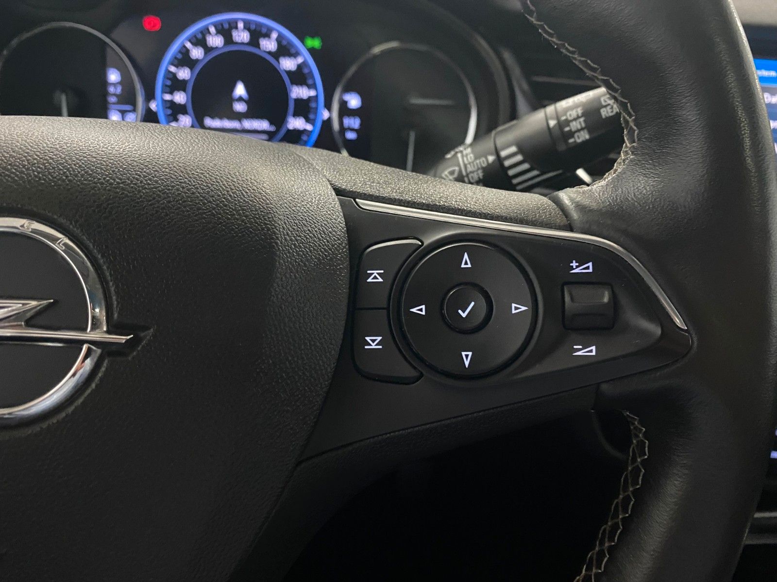 Fahrzeugabbildung Opel Insignia 1.5 Turbo Business Innovation ST+PANORA