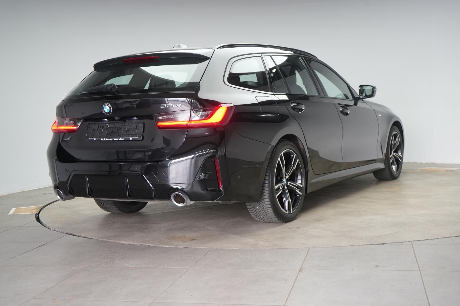 BMW 320 i Touring M Sport ACC/Kamera/Wide/LED foto 5
