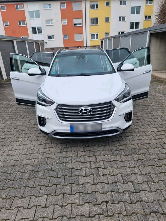 Image of Hyundai Grand Santa Fe