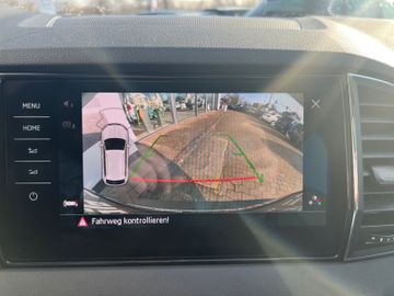 Fahrzeugabbildung SKODA Karoq DSG Drive 125 4x4 Virtuell Navi SHZ uvm.