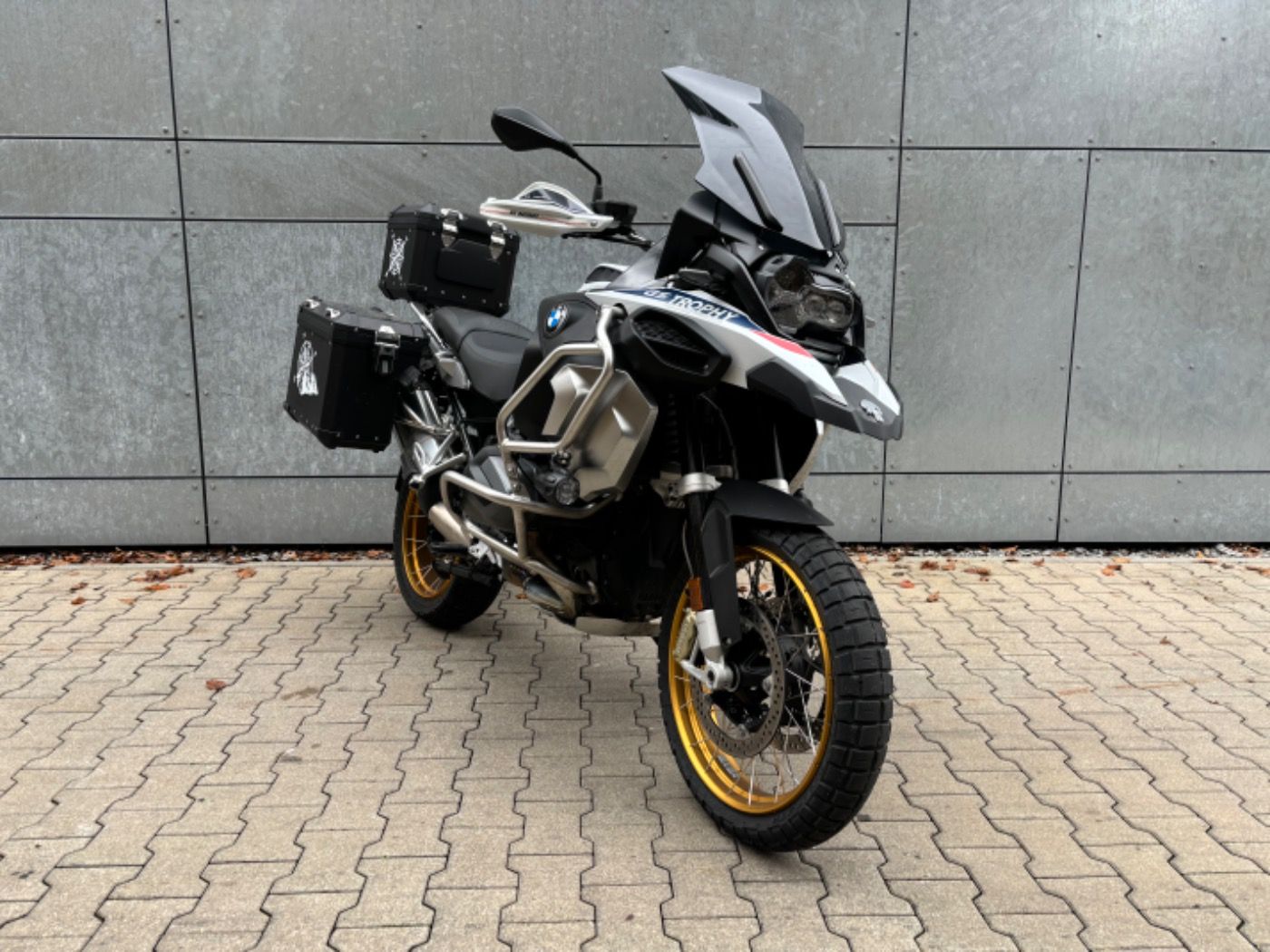 Fahrzeugabbildung BMW R 1250 GS Adventure Trophy Öl Inclusiive 5/50000