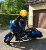 Harley-Davidson FLHXANV Street Glide Anniversary - Harley-Davidson Motorräder in Hamburg