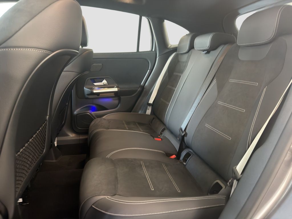 Fahrzeugabbildung Mercedes-Benz GLA 180 AMG*Night*DISTRONIC*KeyL*PDC*RFK*ParkAss