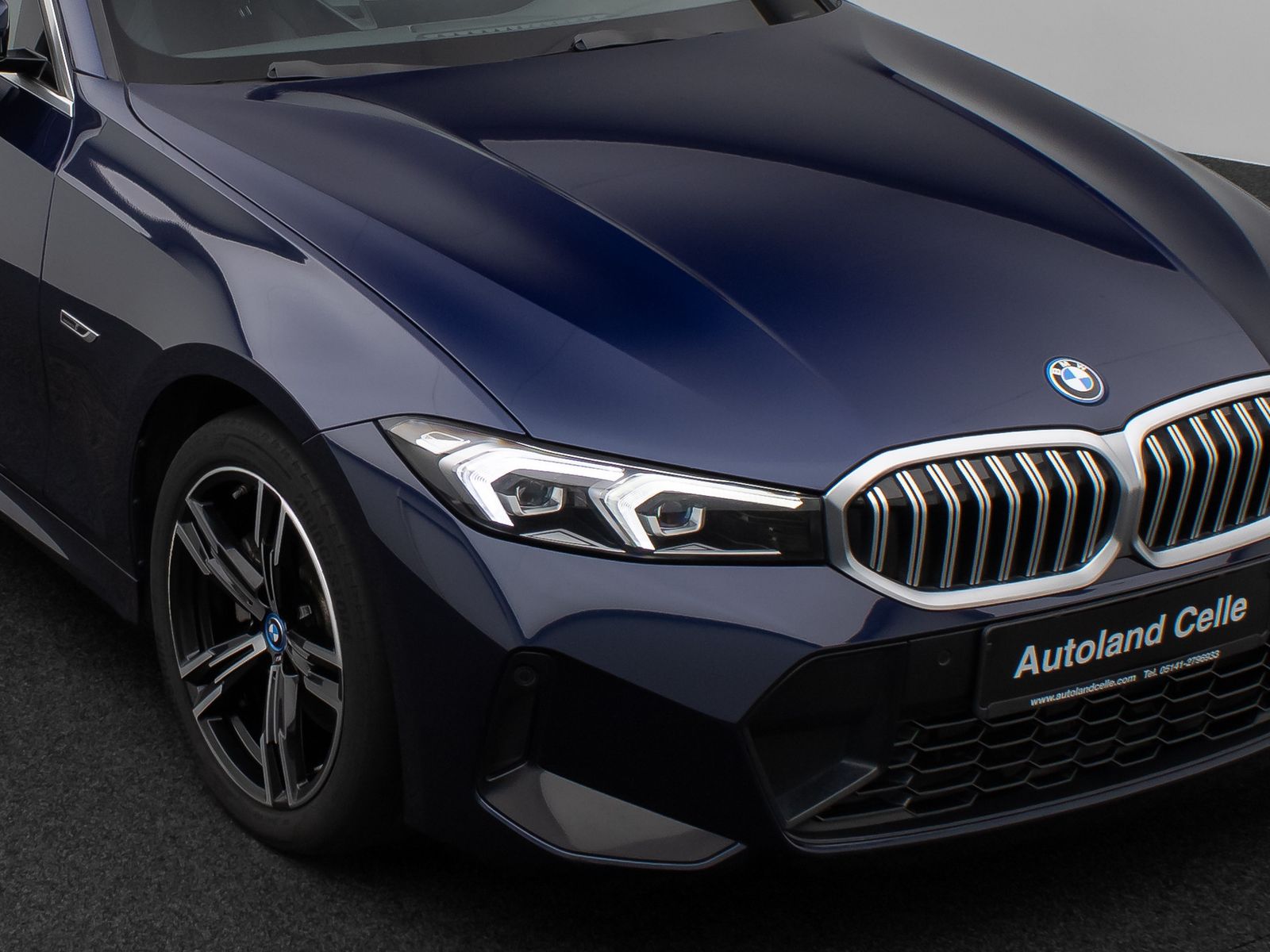 Fahrzeugabbildung BMW 320e M Sport DAB Widscreen PDC Individual 18Zoll
