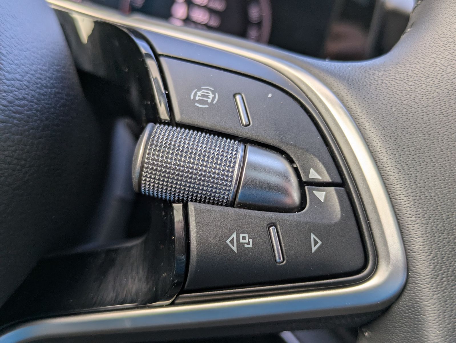 Fahrzeugabbildung SKODA Superb 2.0 TDI 4x4 Selection MATRIX*AHK*PANO*19"