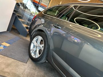 Skoda Octavia Combi *PANO*ACC*NAVI*LED*2-ZONEN*