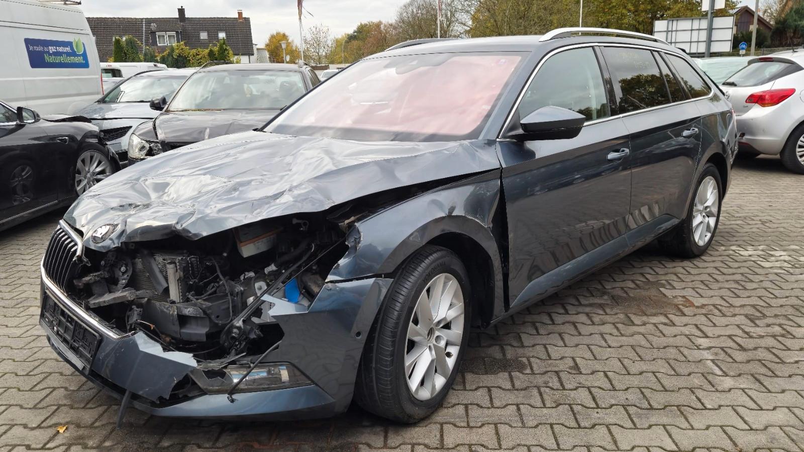 Skoda Superb Combi Style*DAB+*Xenon*SH*Start/Stop*LMF*