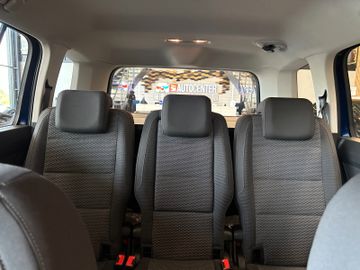 MYAUTOCENTER – Gebraucht- und Jahreswagen mit Werkstattservice in Pfaffenhofen Volkswagen Touran *1.HAND*Tempo*Klima*AHK*PDC*
