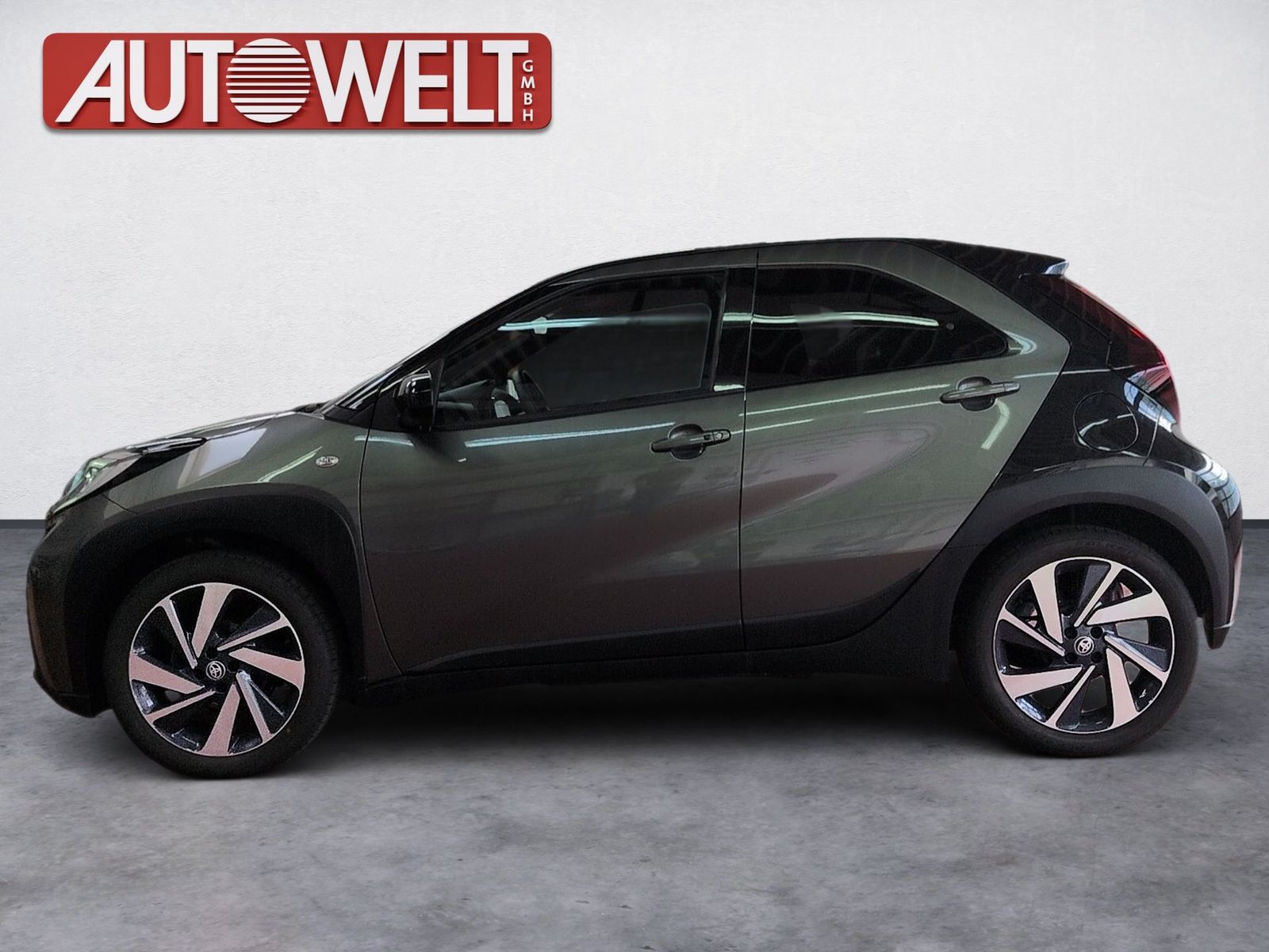 Fahrzeugabbildung Toyota Aygo X 1.0 Explore CVT AUT. KlimaA,LED,Navi,SHZ