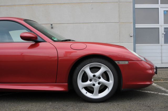 Porsche 996 Carrera 2 Coupé / Tiptronic / Schiebedach