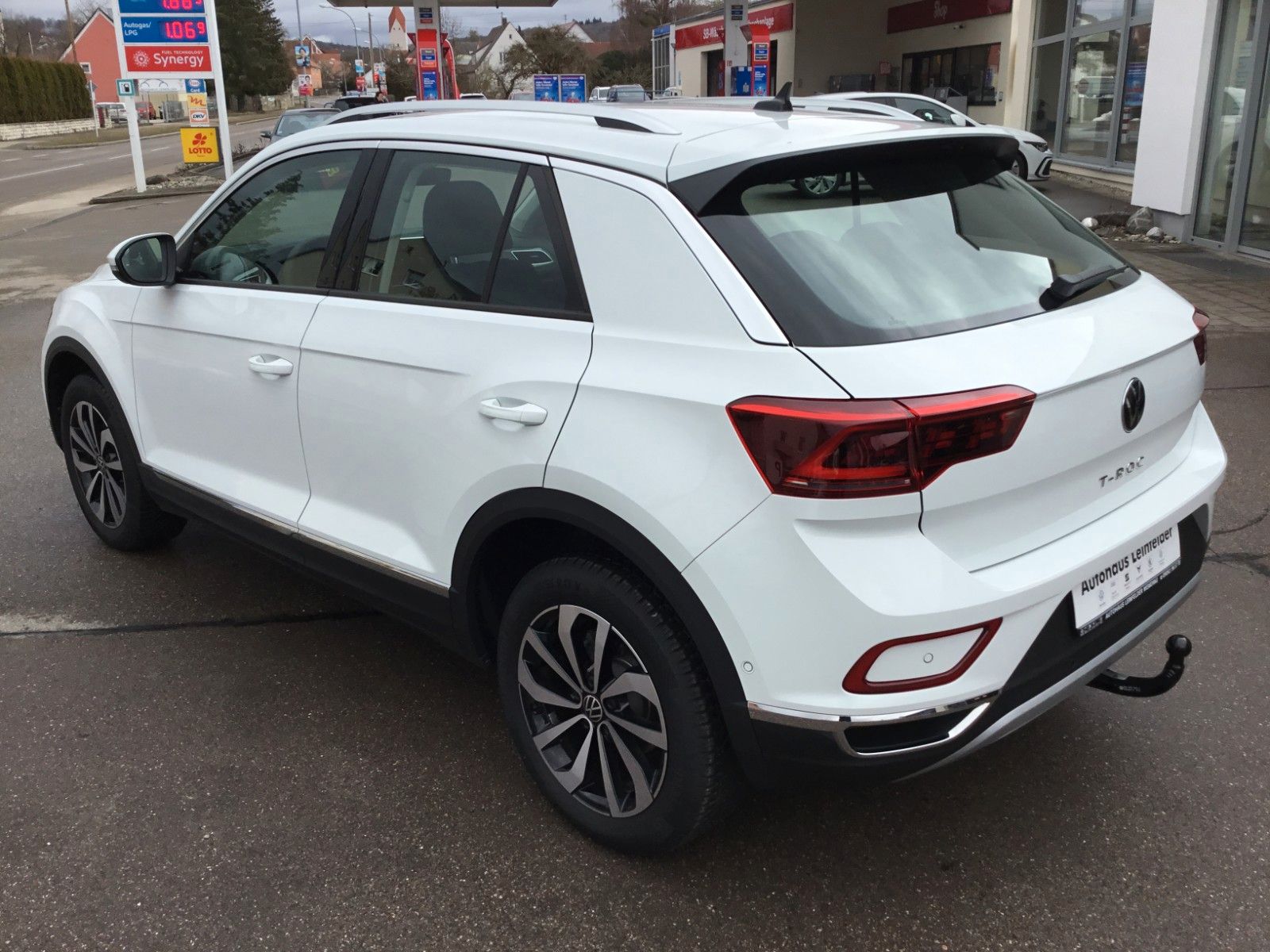 Fahrzeugabbildung Volkswagen T-Roc 2.0 TDI DSG Style+LED+AHK+ACC+Kamera