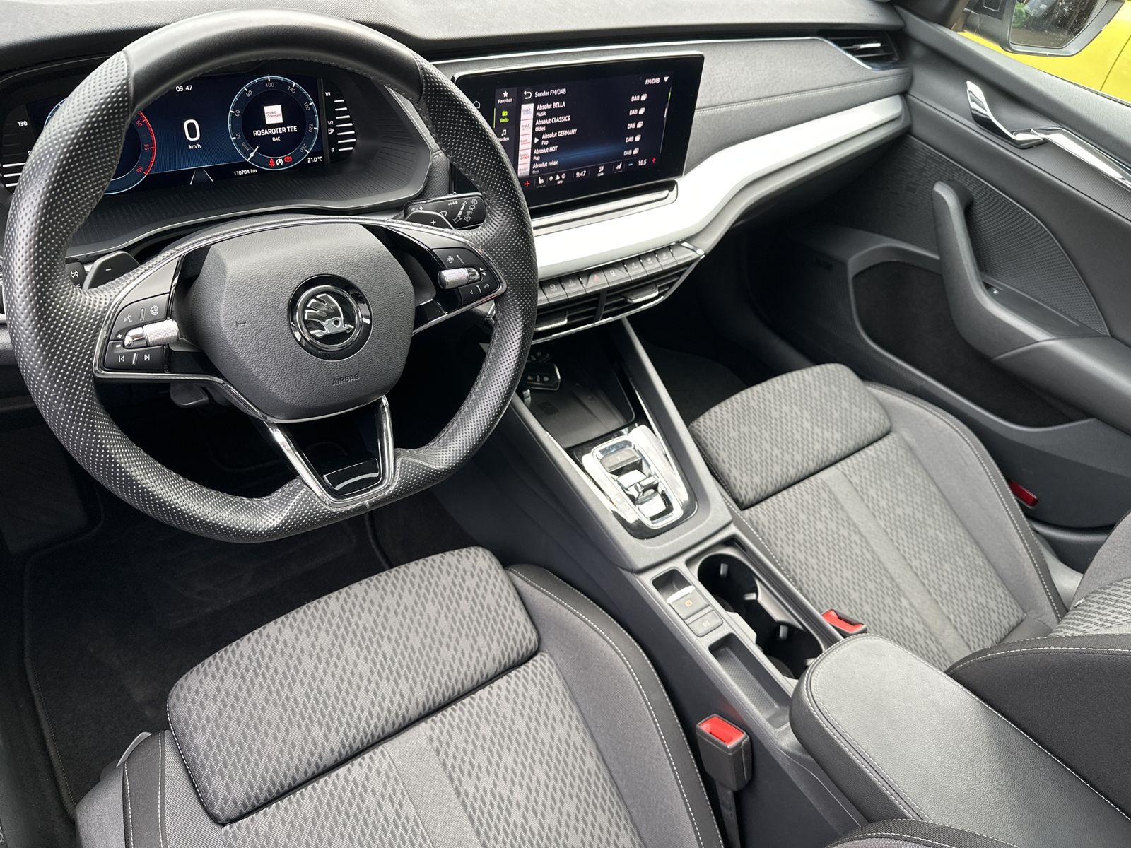 Fahrzeugabbildung SKODA Octavia Combi First Edition NAV+LED+PANO+LHZG+VC