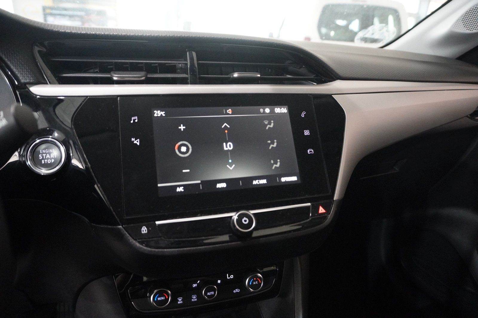 Fahrzeugabbildung Opel Corsa-e F EDITION 7KW NAVI/VIRT/TEMP/DAB/WÄRMEP.