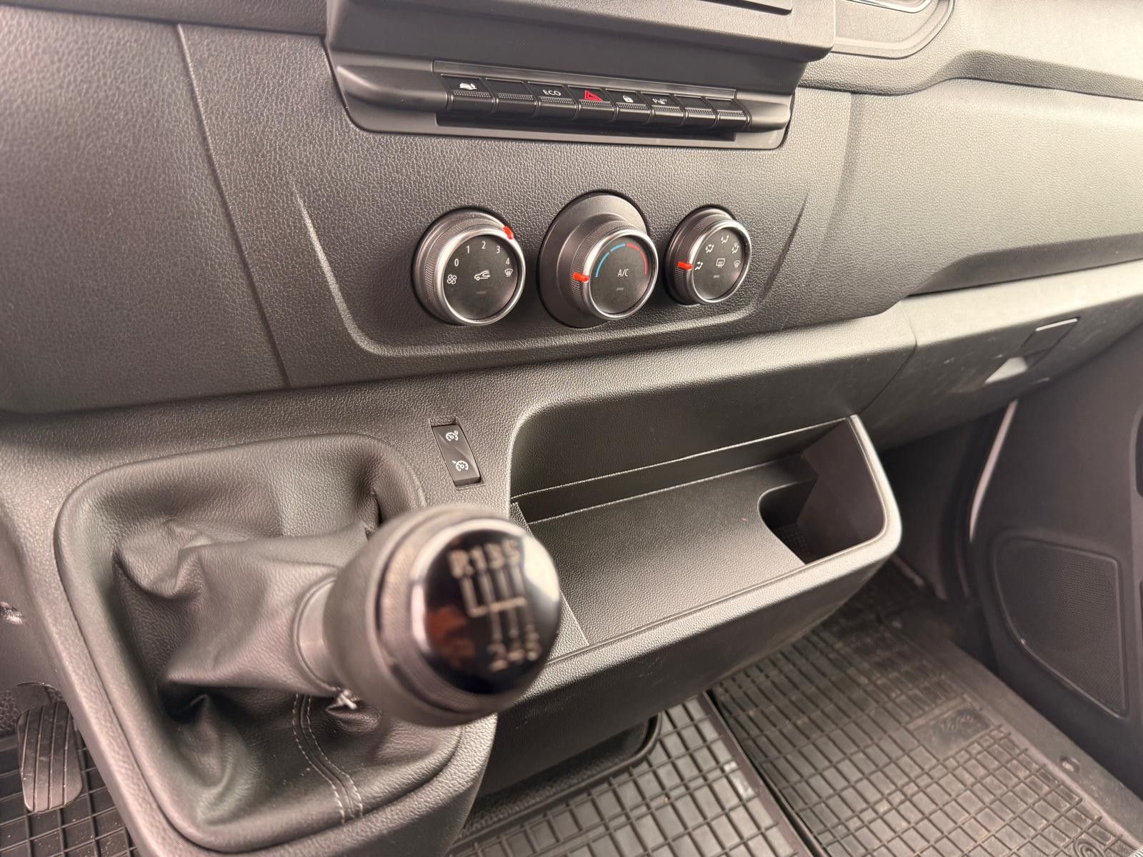 Fahrzeugabbildung Renault Master III Kasten L1H2 HKa 3,5t