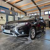 Mitsubishi Outlander 2.4 MIVEC PLUG-IN HYBRID 4WD Basis... - Mitsubishi Outlander Basis mit Hybrid-Antrieb (Benzin/Elektro)