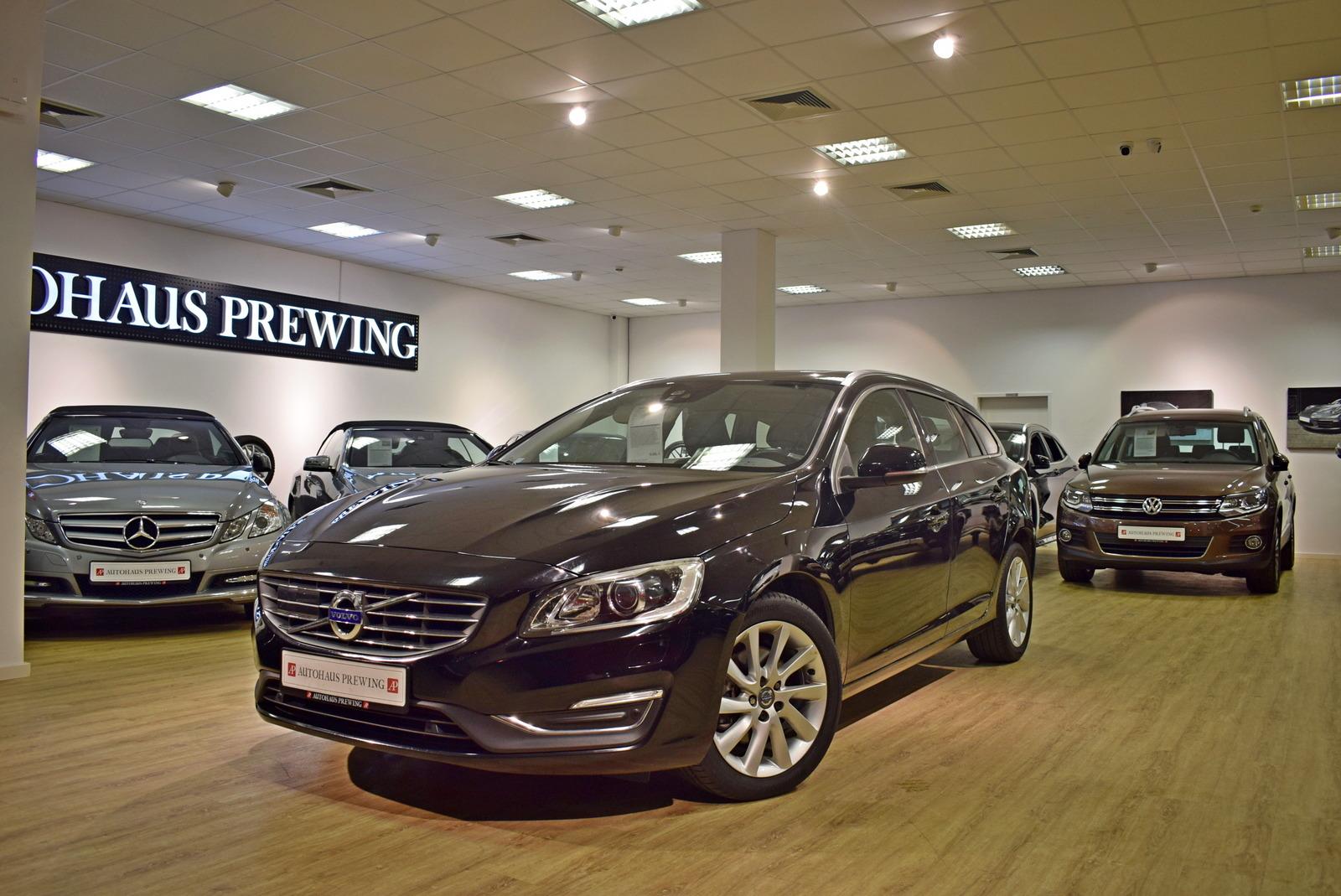 Volvo V60 Kombi Summum ACC/BLIS/STHZ/AHK/ZAHNR.NEU