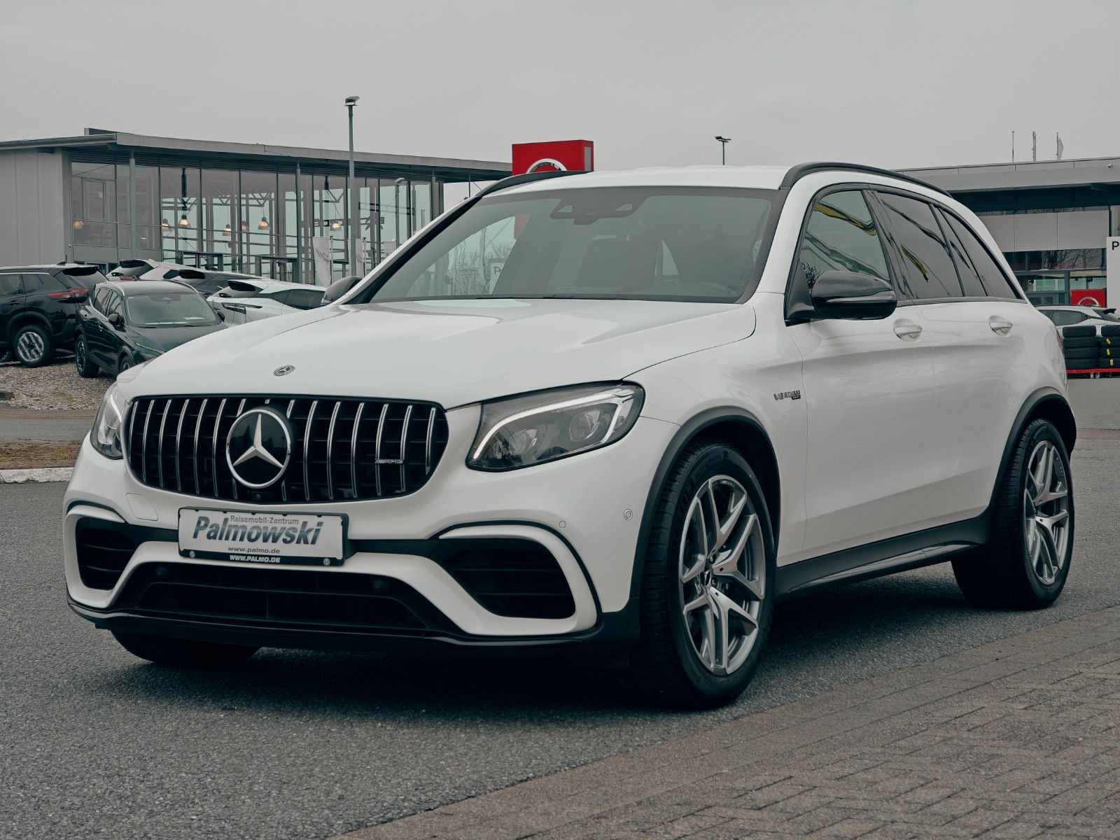 Fahrzeugabbildung Mercedes-Benz GLC 63 AMG 4Matic+, Burmester, Schalensitze, 360