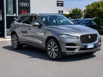 Jaguar F-Pace - 3