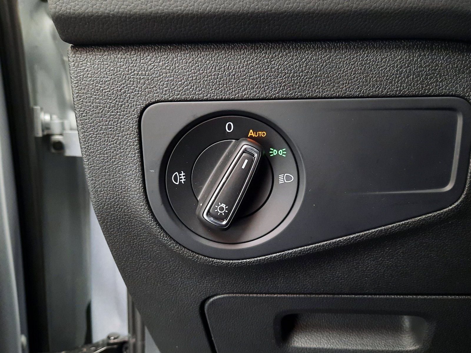 Fahrzeugabbildung Volkswagen Tiguan Life TSI DSG *AHK*Navi*Cam*LED*PDC*ACC*