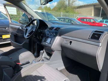 Volkswagen Touran - 5
