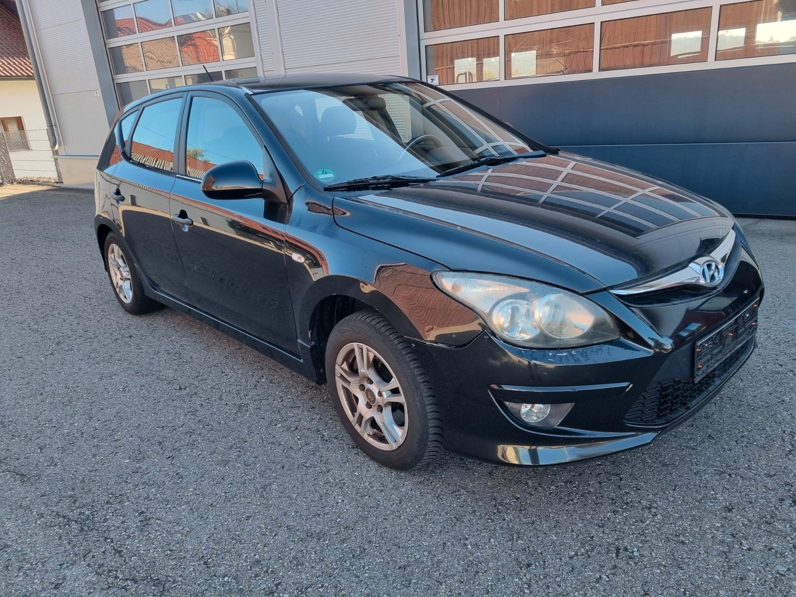 Hyundai i30 blue 1.4,aus 2. Hand,Shz,Alu,Schiebedach