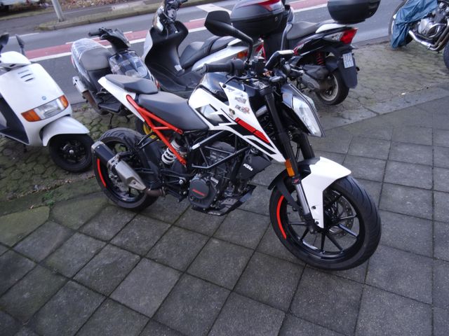 KTM Duke 125 ABS /