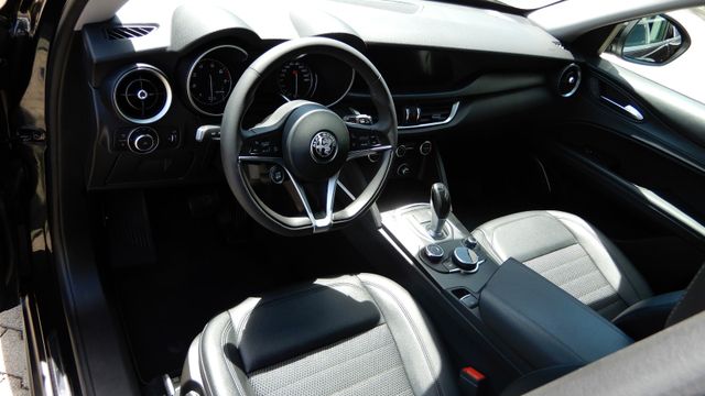 Fahrzeugabbildung Alfa Romeo Stelvio 2.0 Turbo 16v Super Q4 AT8 1.Hand Navi