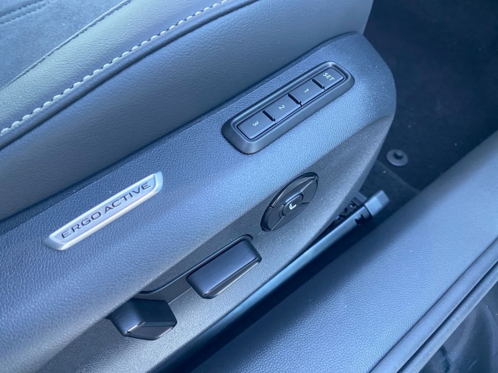 Fahrzeugabbildung Volkswagen Passat Variant 1.5 e-TSI DSG Business WR AHZV