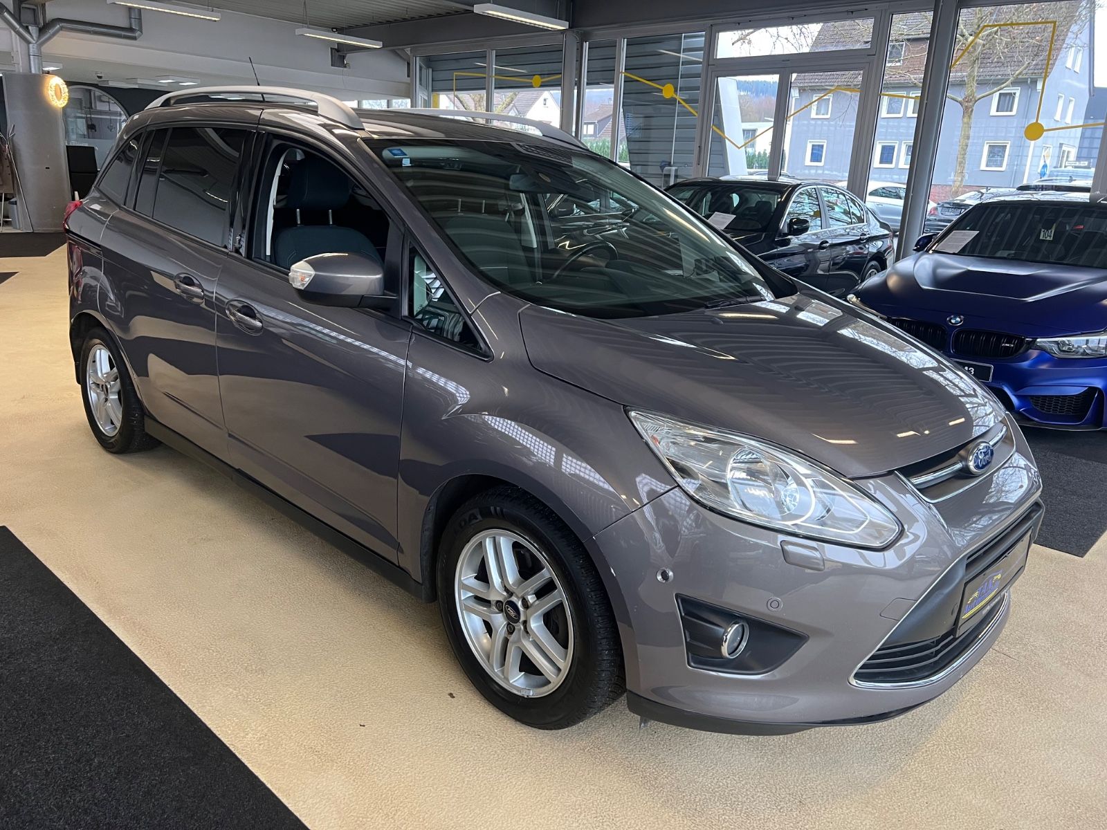 Fahrzeugabbildung Ford Grand C-MAX 1.6 Champions Edition