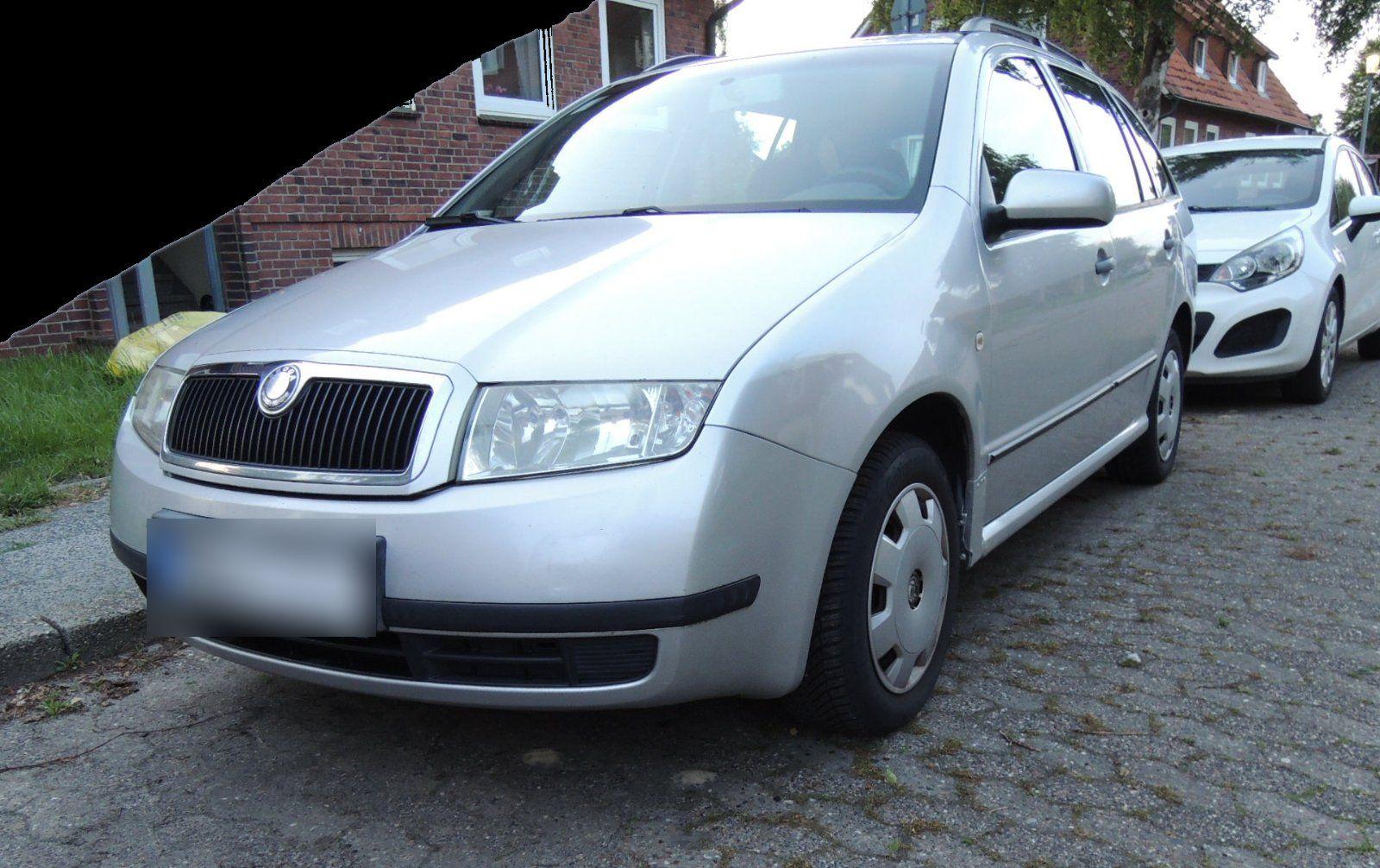 Skoda Fabia 2004 — rear view