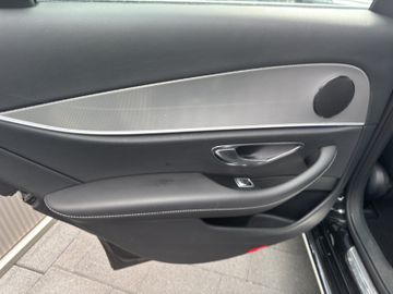 Bild 20 Mercedes-Benz E 200 E 20d0 T Avantgarde Xenon Navi Kamera Ambiente S