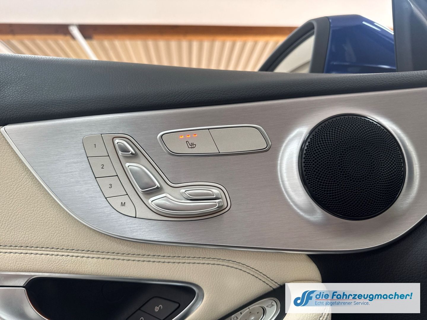 Fahrzeugabbildung Mercedes-Benz C 200 Cabrio 4Matic Sportpaket AMG LED Leder Mem