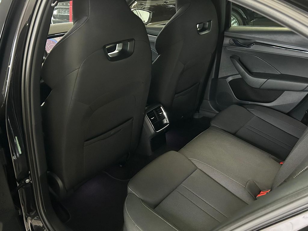 Skoda Octavia Lim DSG STYLE NAVI*ViCo*MEMORY*KESSY*LED
