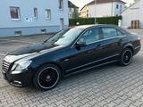 Mercedes-Benz E 200 CGI AVANTGARDE - Automatik - Unfallfrei - Mercedes-Benz E 200 in Karlsruhe
