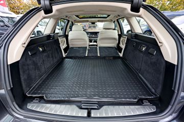 Fahrzeugabbildung BMW 525d touring | LEDER | PANO | AHK | DISTRONIC