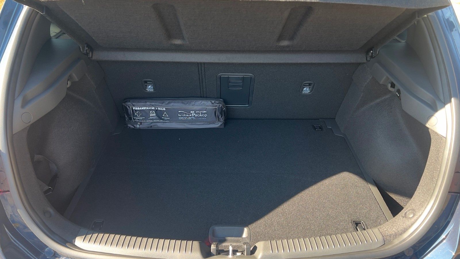 Fahrzeugabbildung Hyundai i30 1.0 T-GDI Advantage *Navi*CarPlay*RFK*LED*