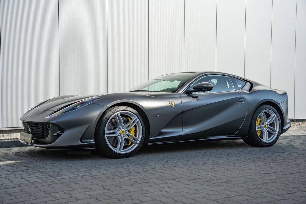 Ferrari 812