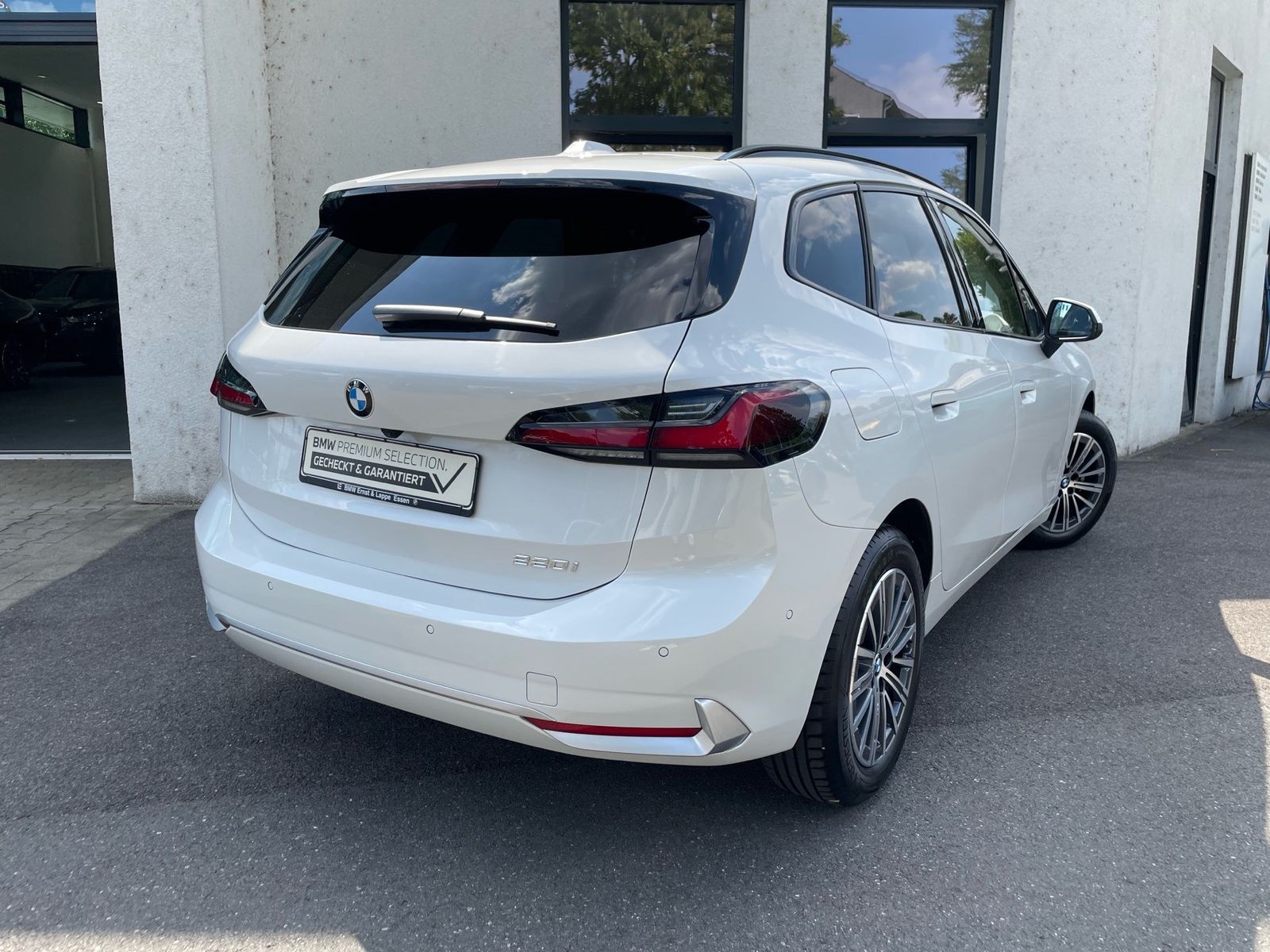 BMW 220i AT Luxury Line AHK Pano HK Massage foto 2