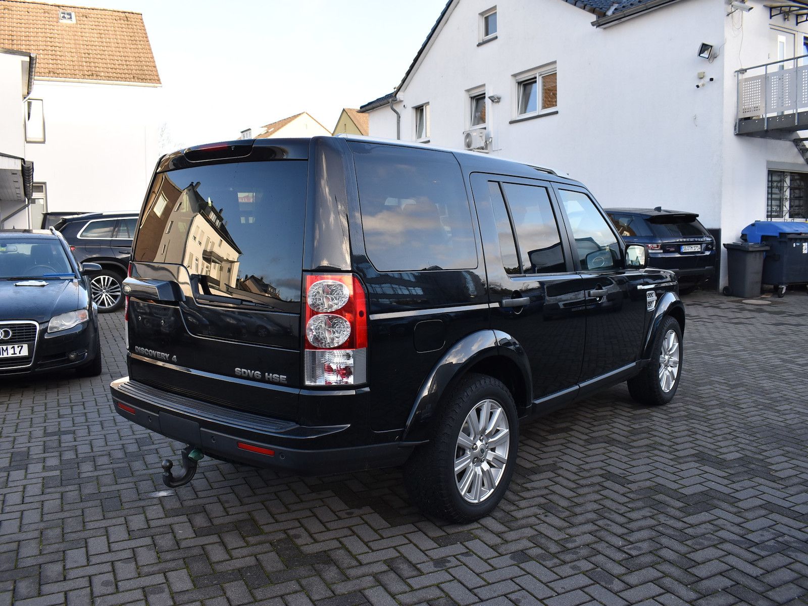 Fahrzeugabbildung Land Rover Discovery SDV6 HSE MOTORSCHADEN 7 SITZE PANO AHK
