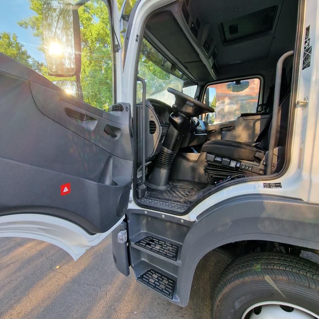 Fahrzeugabbildung Mercedes-Benz Atego 1224 L Spier Koffer mit BÄR LBW 1500 kg